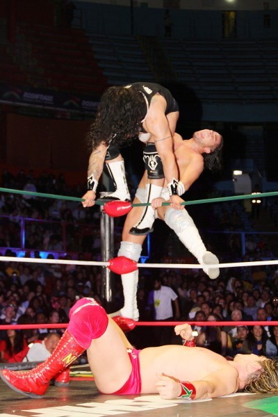 CMLL