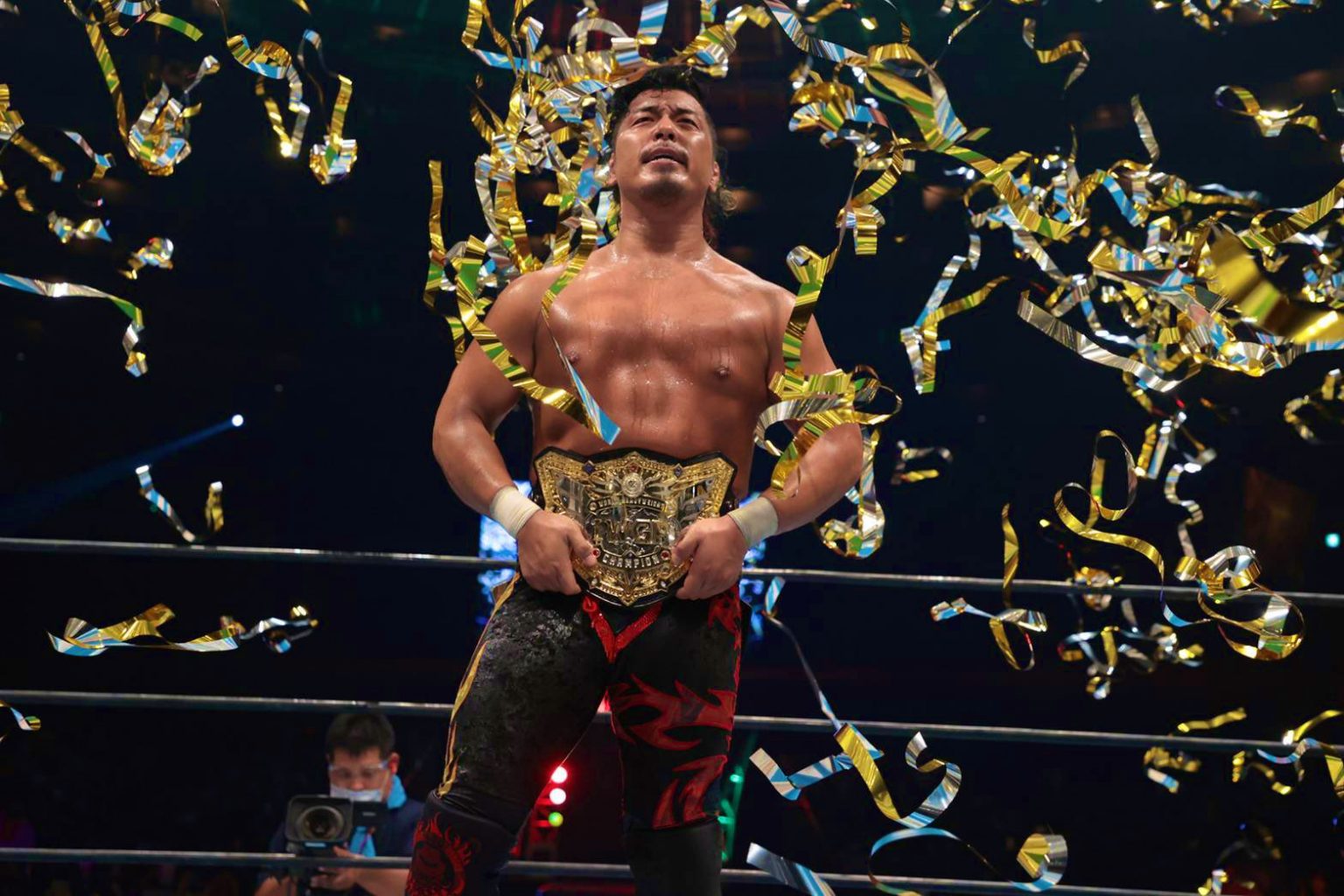 Shingo Takagi captures the IWGP World Title